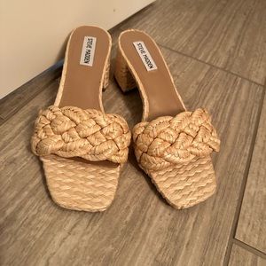 Steve Madden rattan sandal. Size 9.5.
